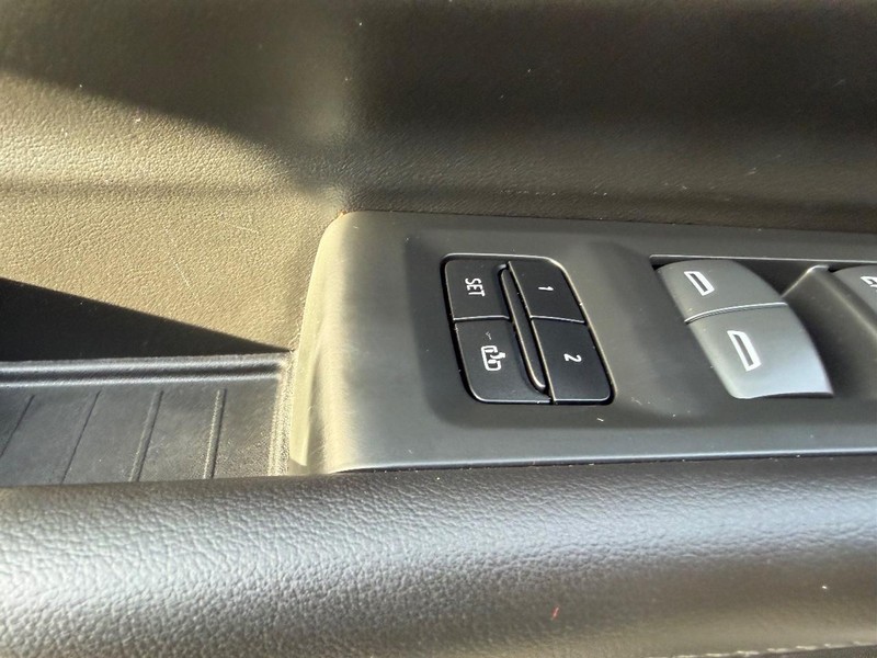 Chevrolet Tahoe Vehicle Full-screen Gallery Image 22