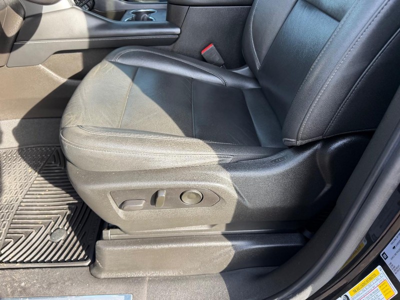 Chevrolet Tahoe Vehicle Full-screen Gallery Image 23