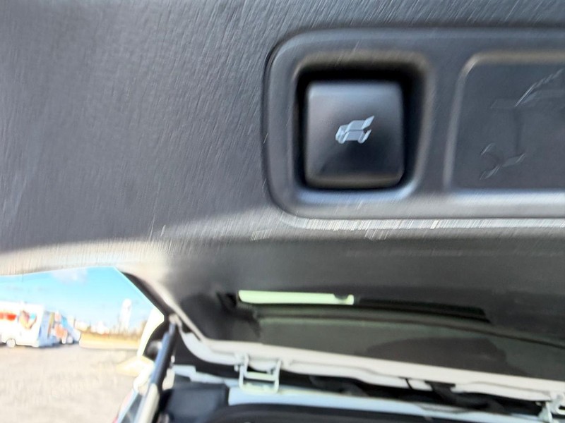 Ford Expedition Max Vehicle Full-screen Gallery Image 08