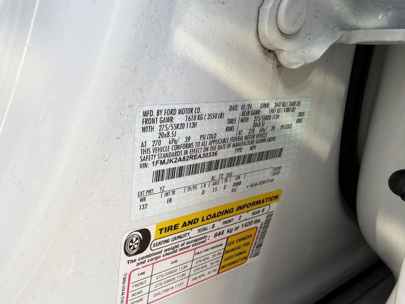 Ford Expedition Max Vehicle Full-screen Gallery Image 27