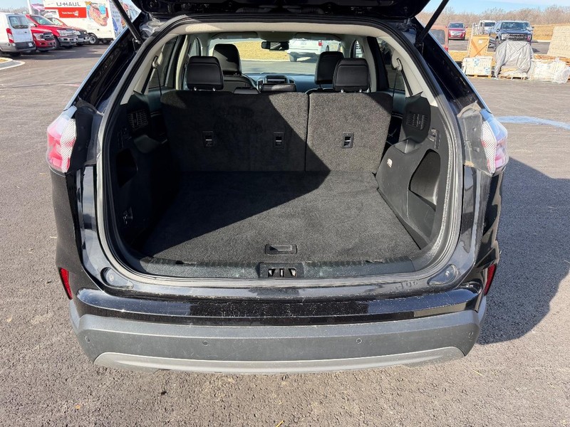 Ford Edge Vehicle Full-screen Gallery Image 07