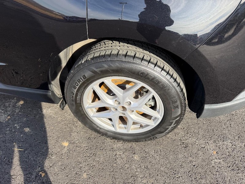 Ford Edge Vehicle Full-screen Gallery Image 08