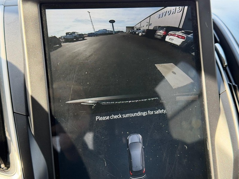 Ford Edge Vehicle Full-screen Gallery Image 21