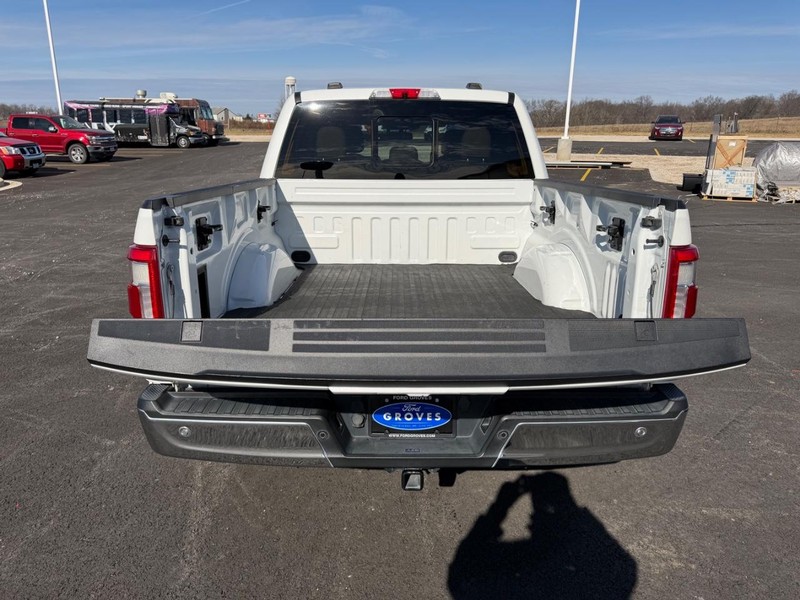 Ford F-150 Vehicle Full-screen Gallery Image 07