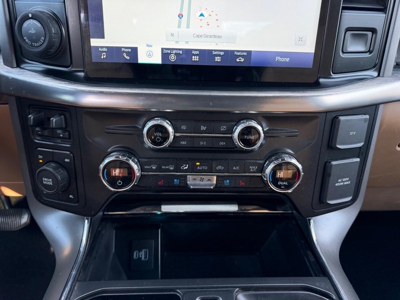 Ford F-150 Vehicle Full-screen Gallery Image 15