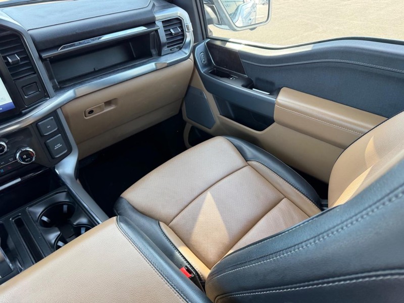 Ford F-150 Vehicle Full-screen Gallery Image 17