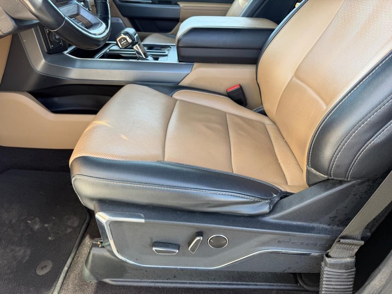 Ford F-150 Vehicle Full-screen Gallery Image 20