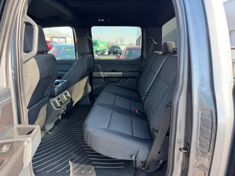 Ford F-150 Vehicle Full-screen Gallery Image 09