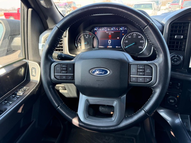 Ford F-150 Vehicle Full-screen Gallery Image 11