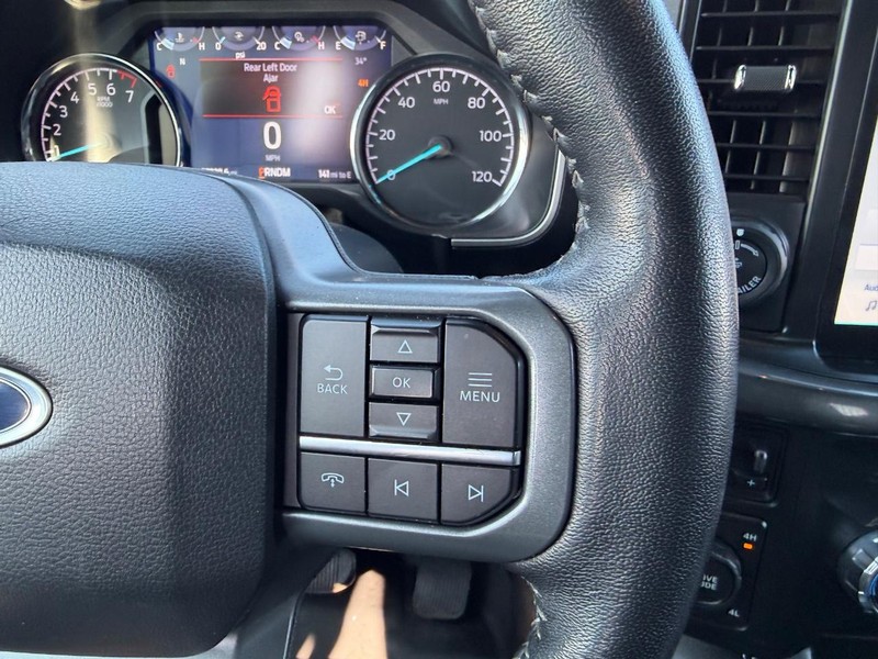 Ford F-150 Vehicle Full-screen Gallery Image 13