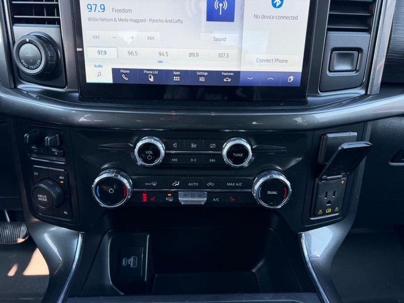 Ford F-150 Vehicle Full-screen Gallery Image 14