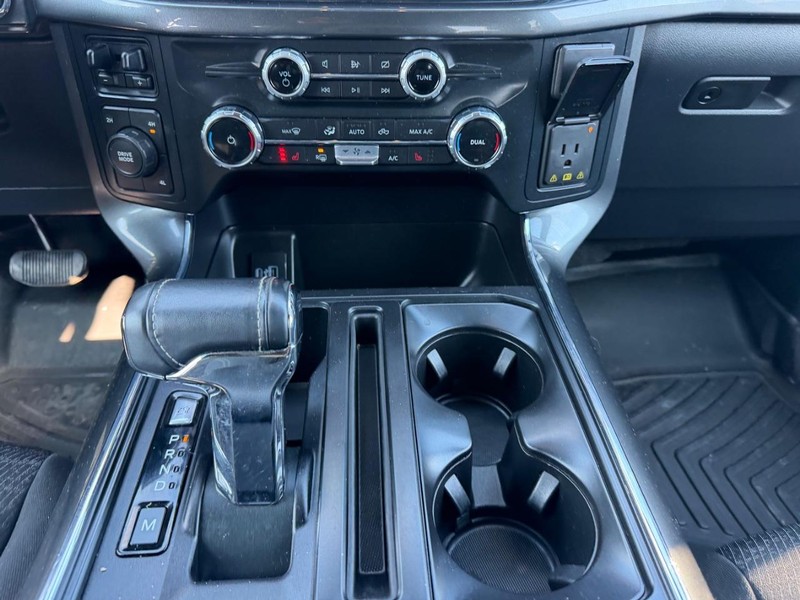 Ford F-150 Vehicle Full-screen Gallery Image 16