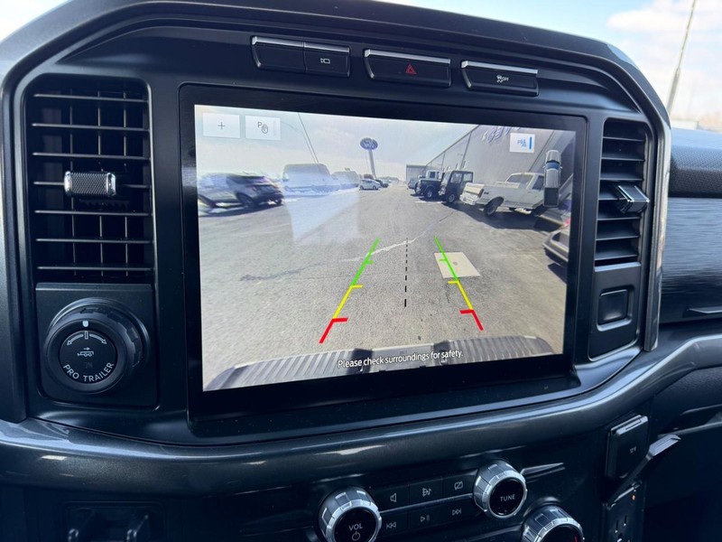 Ford F-150 Vehicle Full-screen Gallery Image 21