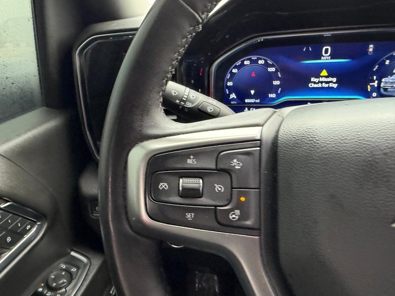 Chevrolet Silverado 3500HD Vehicle Full-screen Gallery Image 12