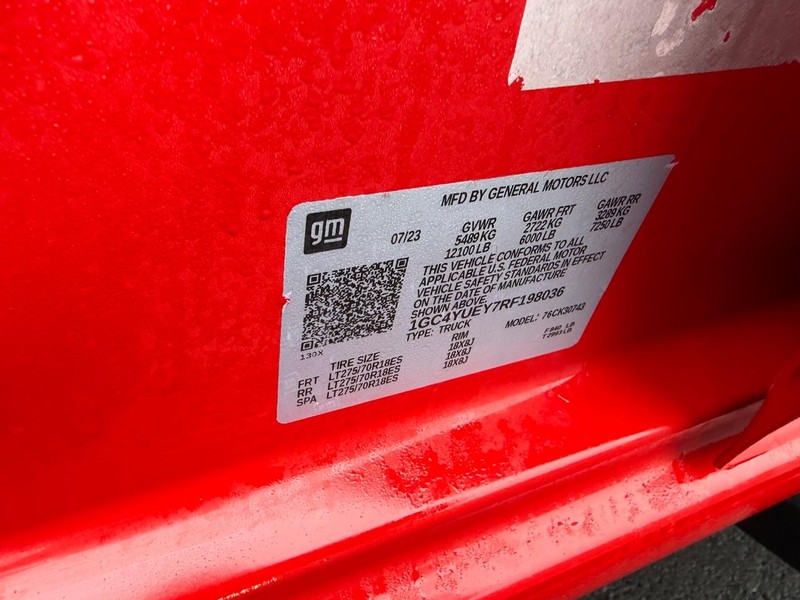 Chevrolet Silverado 3500HD Vehicle Full-screen Gallery Image 22