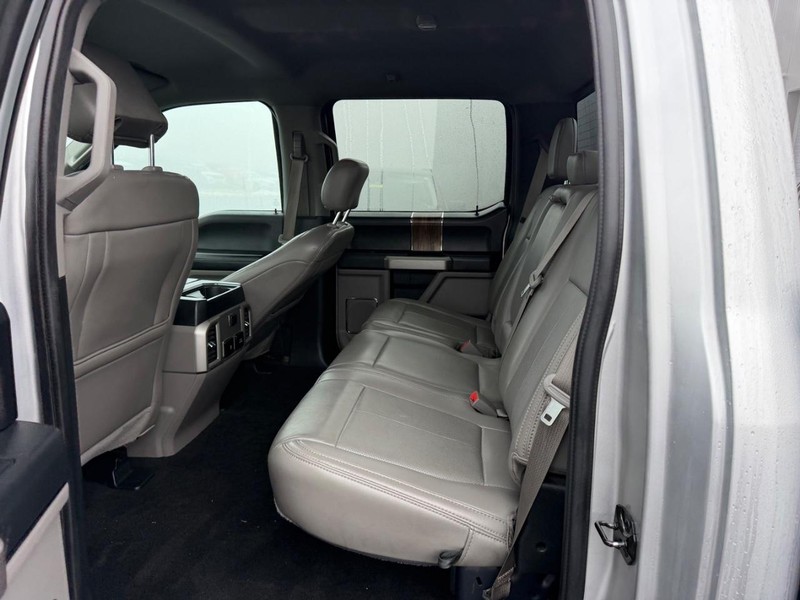 Ford F-150 Vehicle Full-screen Gallery Image 09