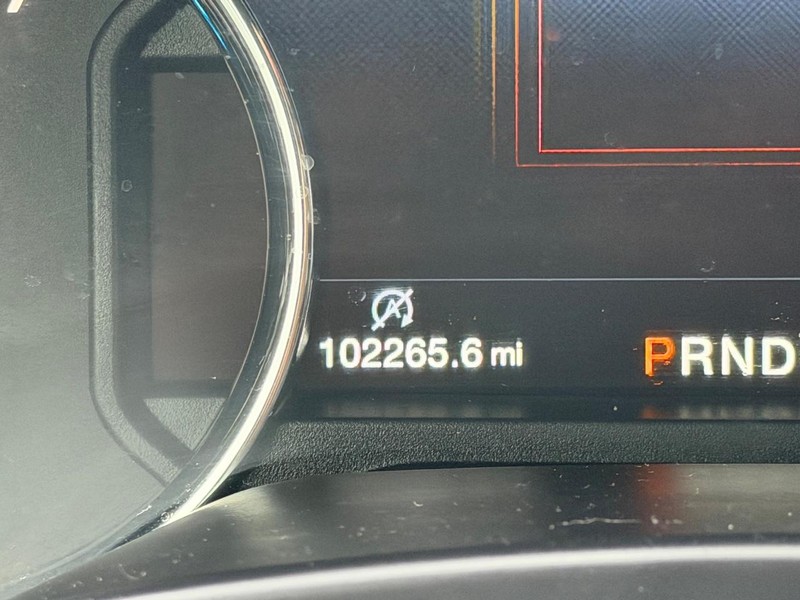 Ford F-150 Vehicle Full-screen Gallery Image 21