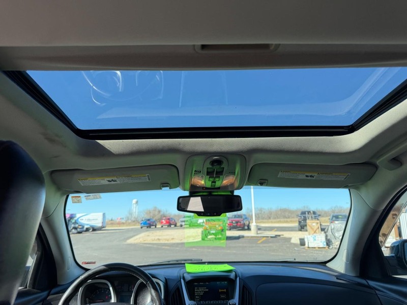 Chevrolet Equinox Vehicle Full-screen Gallery Image 11