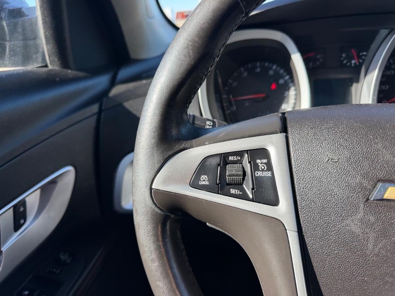 Chevrolet Equinox Vehicle Full-screen Gallery Image 14