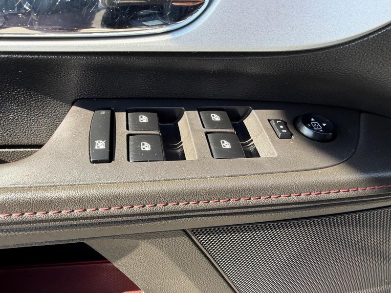 Chevrolet Equinox Vehicle Full-screen Gallery Image 20