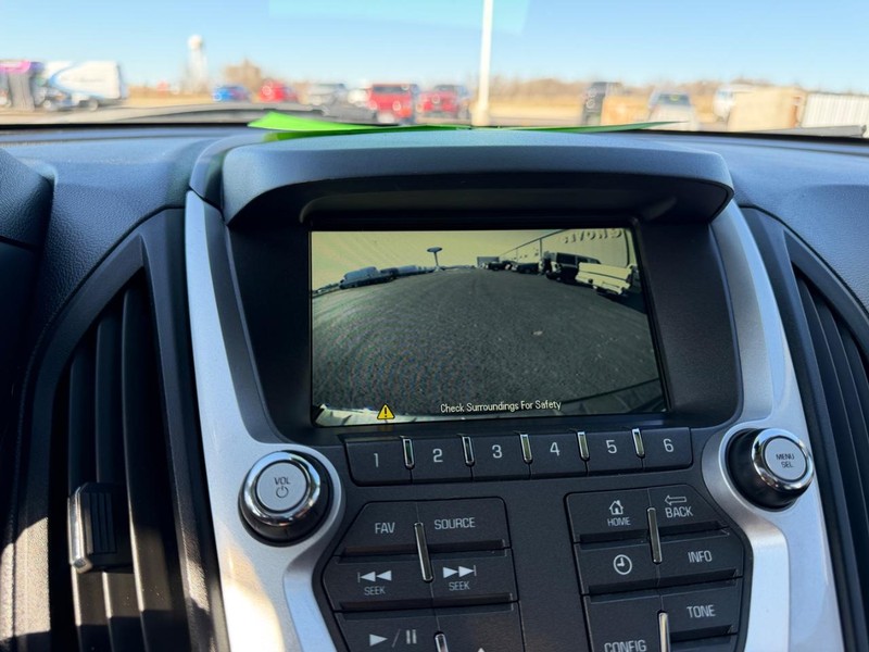 Chevrolet Equinox Vehicle Full-screen Gallery Image 23