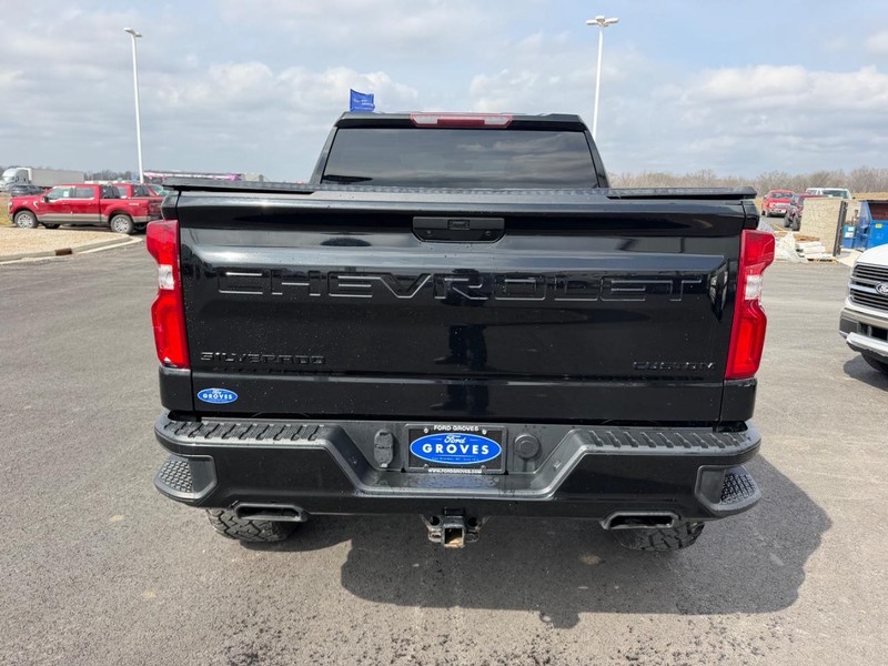 Chevrolet Silverado 1500 Vehicle Full-screen Gallery Image 06