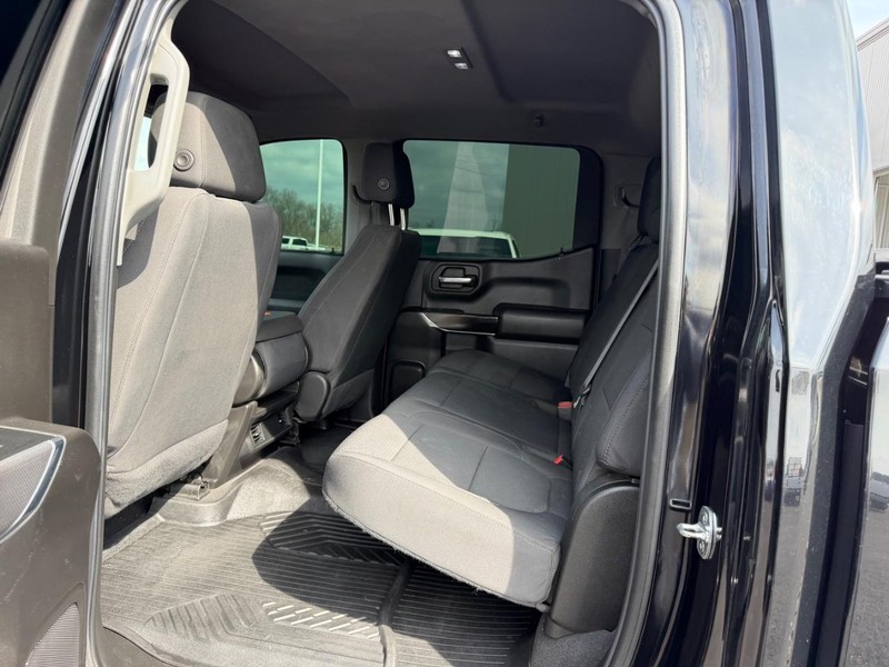 Chevrolet Silverado 1500 Vehicle Full-screen Gallery Image 09