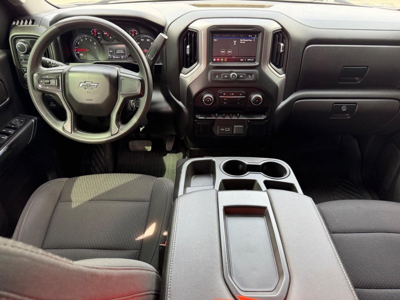 Chevrolet Silverado 1500 Vehicle Full-screen Gallery Image 10