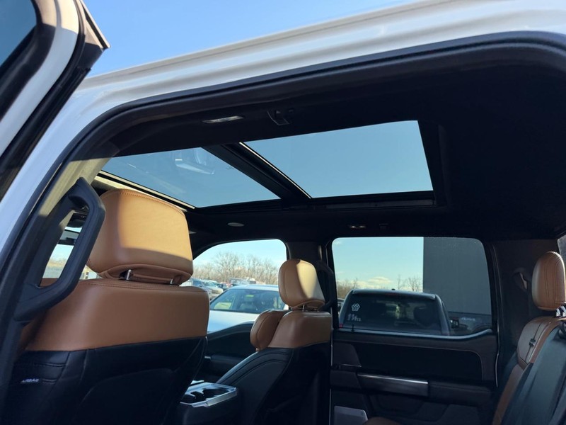 Ford F-150 Vehicle Full-screen Gallery Image 10