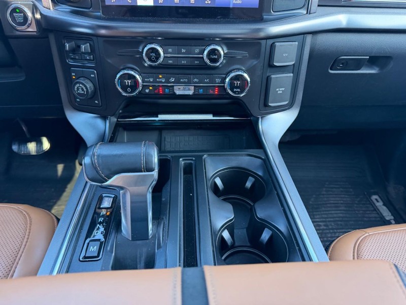 Ford F-150 Vehicle Full-screen Gallery Image 17