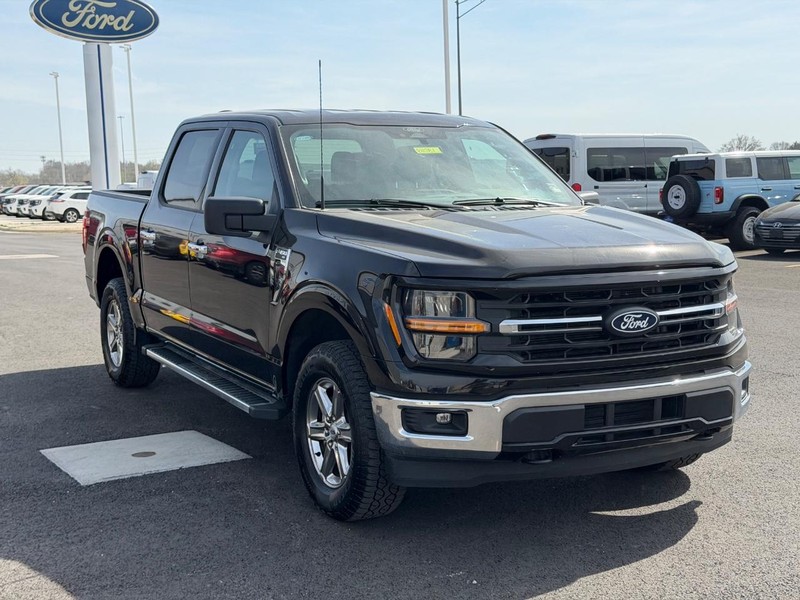 Ford F-150 Vehicle Full-screen Gallery Image 03