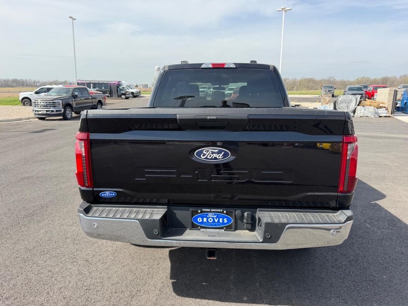 Ford F-150 Vehicle Full-screen Gallery Image 06