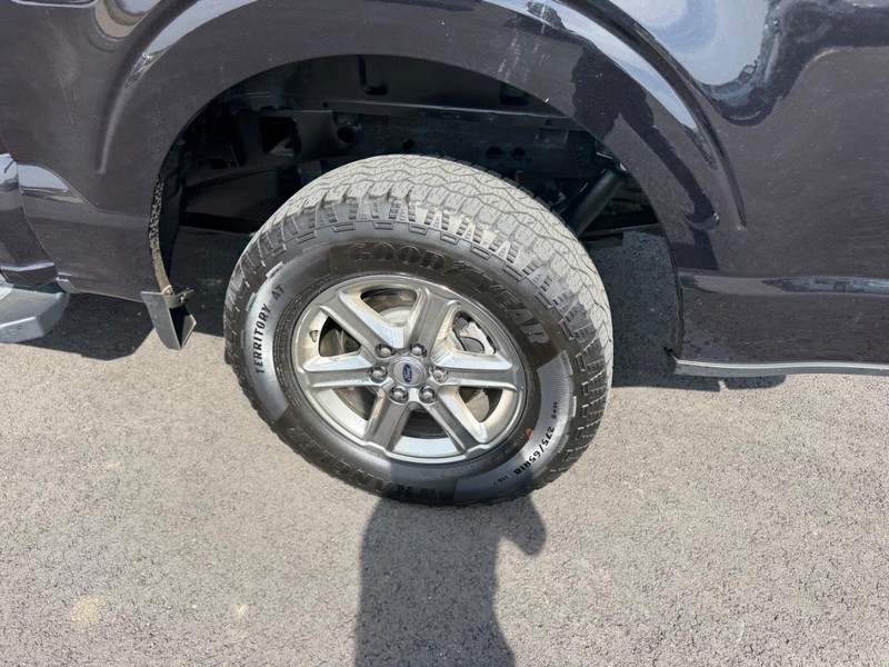 Ford F-150 Vehicle Full-screen Gallery Image 08