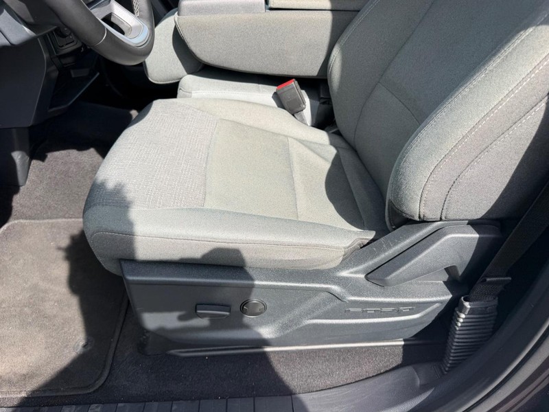 Ford F-150 Vehicle Full-screen Gallery Image 19