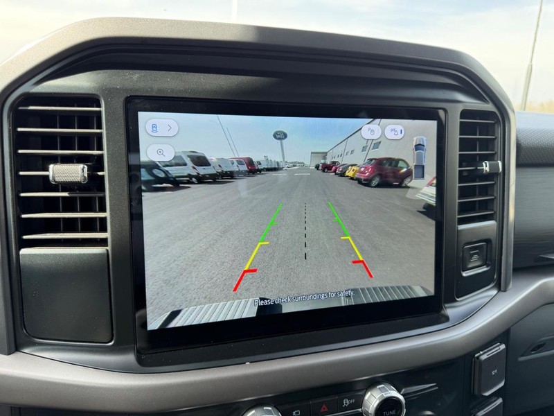 Ford F-150 Vehicle Full-screen Gallery Image 21