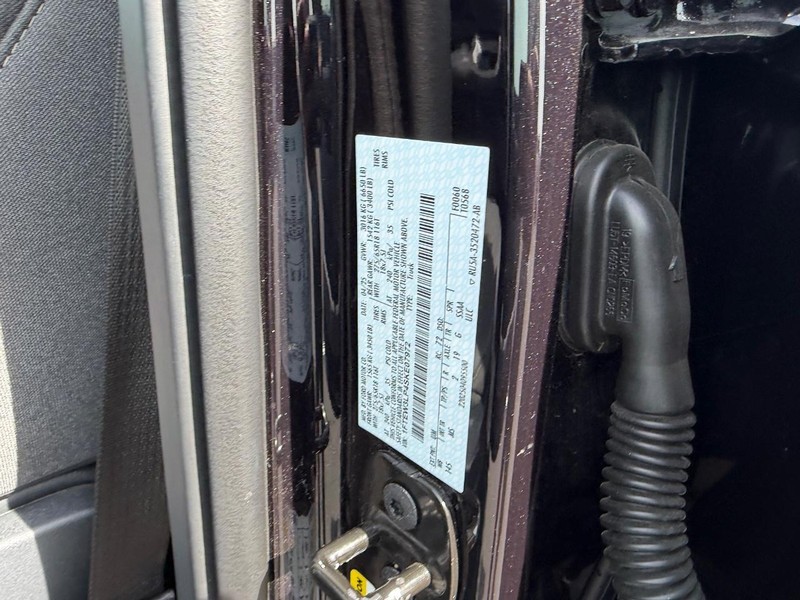 Ford F-150 Vehicle Full-screen Gallery Image 22