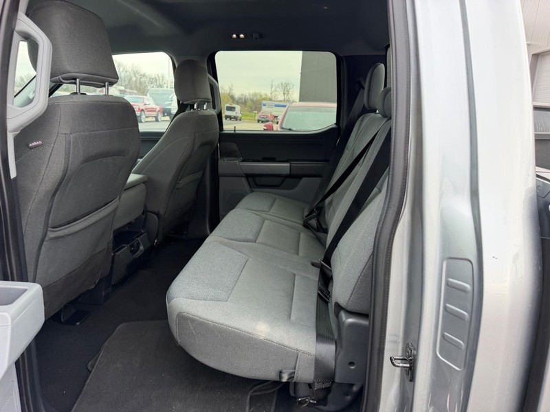 Ford F-150 Vehicle Full-screen Gallery Image 09