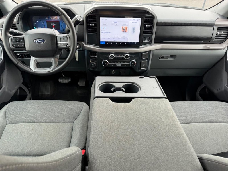 Ford F-150 Vehicle Full-screen Gallery Image 10