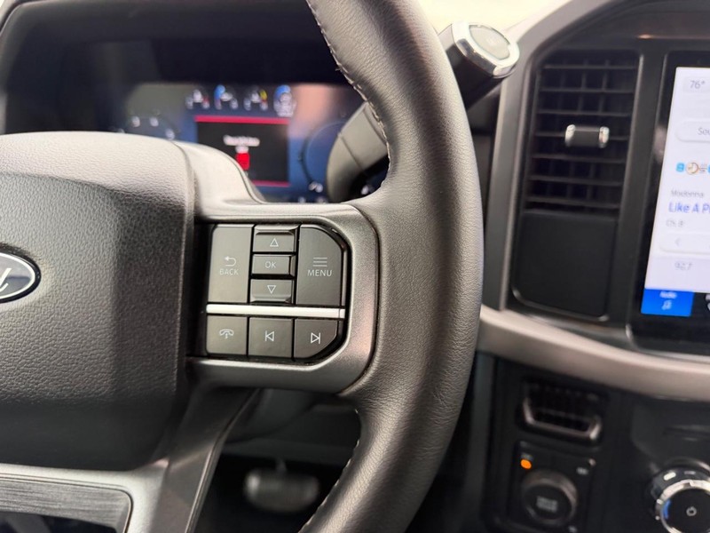 Ford F-150 Vehicle Full-screen Gallery Image 13