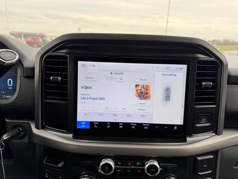 Ford F-150 Vehicle Full-screen Gallery Image 14