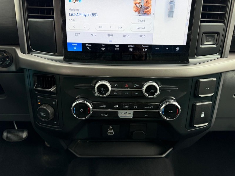 Ford F-150 Vehicle Full-screen Gallery Image 15