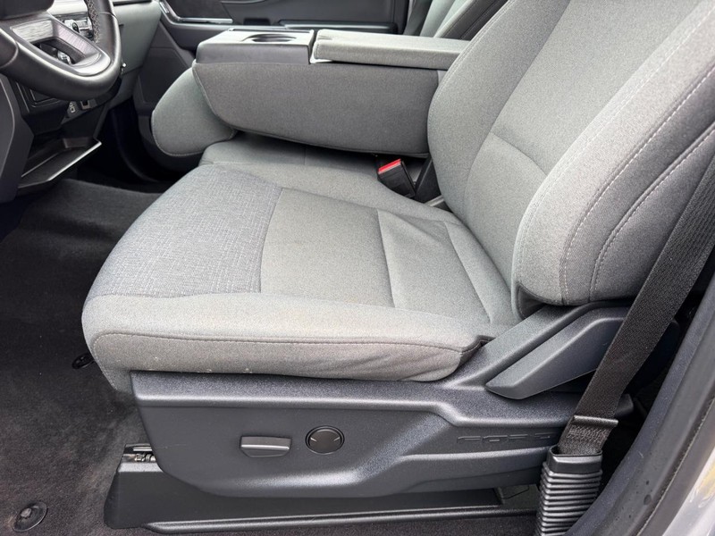 Ford F-150 Vehicle Full-screen Gallery Image 18