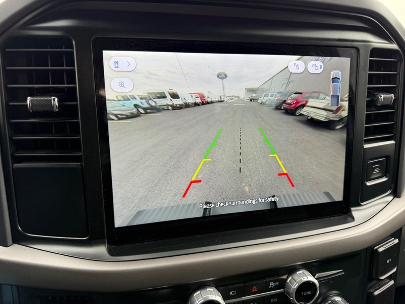 Ford F-150 Vehicle Full-screen Gallery Image 20