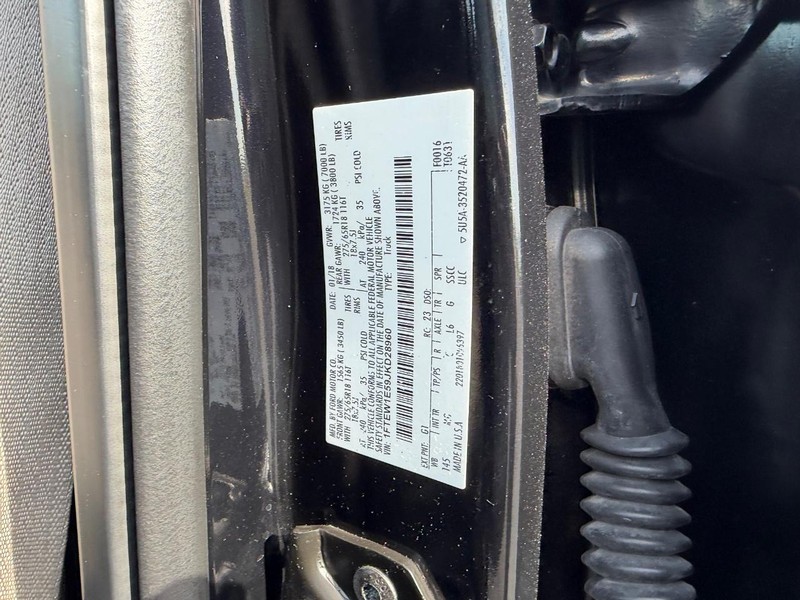 Ford F-150 Vehicle Full-screen Gallery Image 21