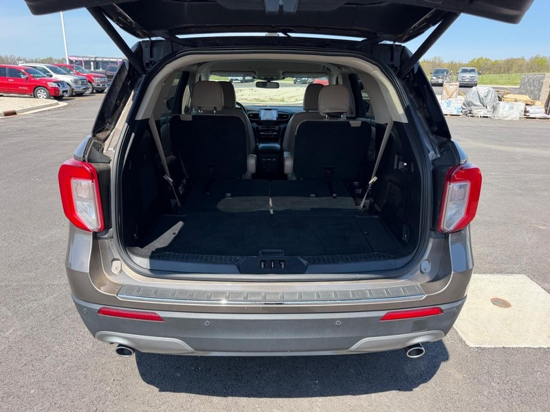 Ford Explorer Vehicle Full-screen Gallery Image 07