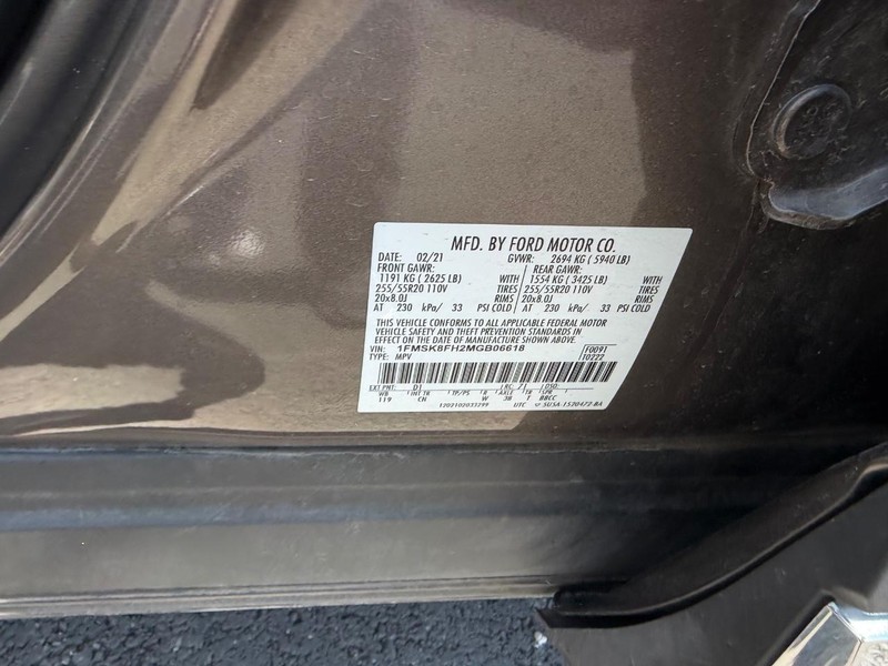 Ford Explorer Vehicle Full-screen Gallery Image 25