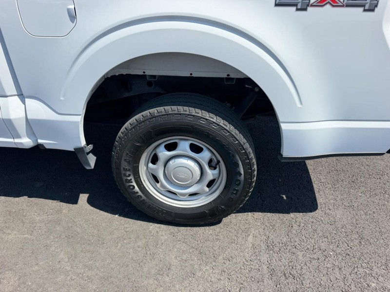 Ford F-150 Vehicle Full-screen Gallery Image 08