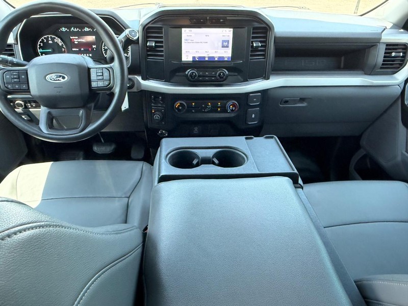 Ford F-150 Vehicle Full-screen Gallery Image 10