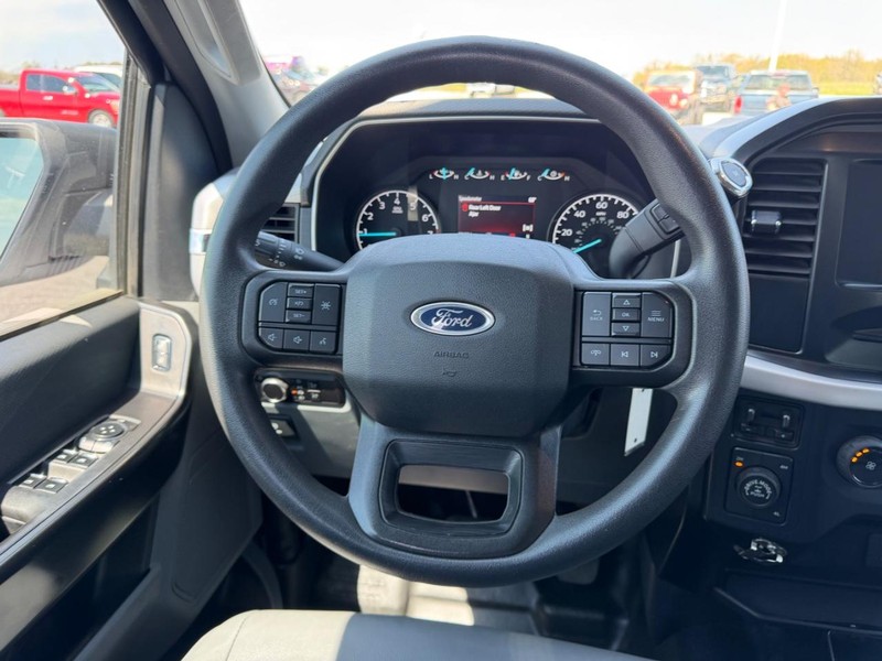 Ford F-150 Vehicle Full-screen Gallery Image 11