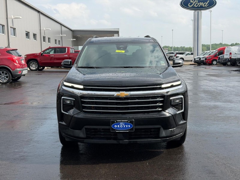 Chevrolet Traverse Vehicle Full-screen Gallery Image 02